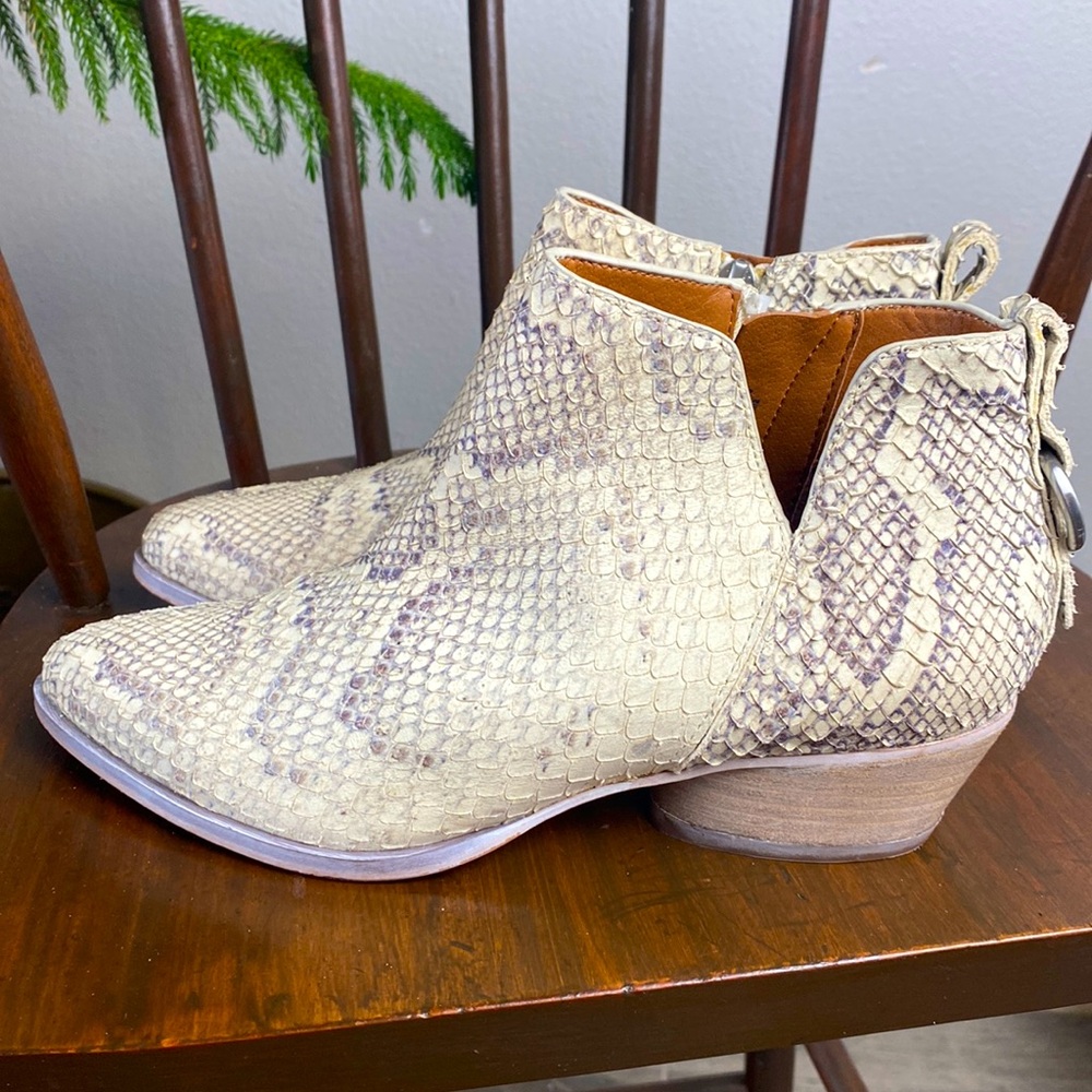 FRANCO SARTO Sloan Bootie Cream Python Print Leather size 6 Ankle Bootie.